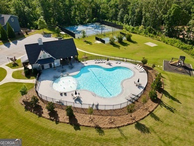 This adorable ranch plan features everything you need with - photo 20