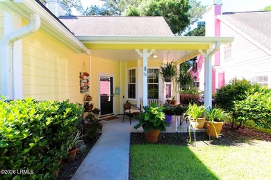 Welcome to 10 Mariners Court, a beautifully renovated gem - photo 4