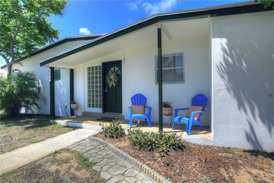 The Heart of Old Florida Awaits in this 3 BD/1 BA/1GA! Step back - photo 3
