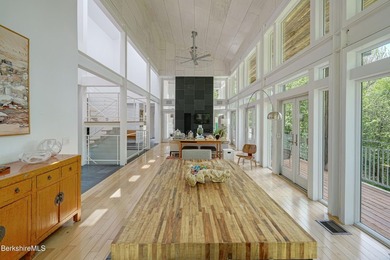 A striking modern retreat where architecture and landscape exist - photo 15