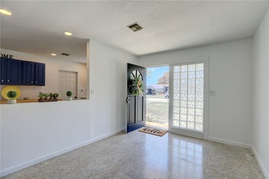The Heart of Old Florida Awaits in this 3 BD/1 BA/1GA! Step back - photo 6