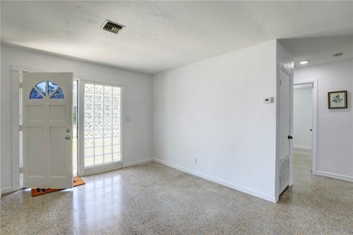 The Heart of Old Florida Awaits in this 3 BD/1 BA/1GA! Step back - photo 7