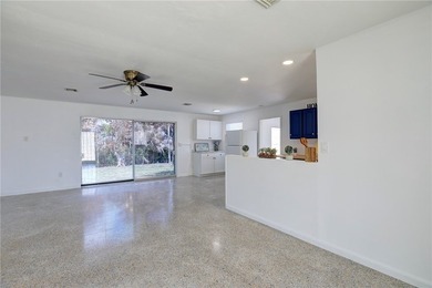 The Heart of Old Florida Awaits in this 3 BD/1 BA/1GA! Step back - photo 10