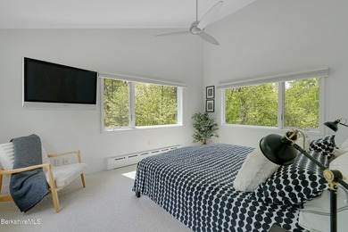 A striking modern retreat where architecture and landscape exist - photo 32