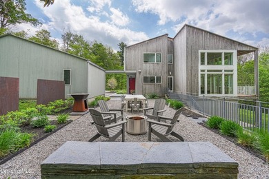 A striking modern retreat where architecture and landscape exist - photo 46