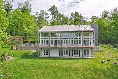 A striking modern retreat where architecture and landscape exist - photo 54