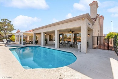 Exquisitely renovated 3-bedroom home with breathtaking golf - photo 4