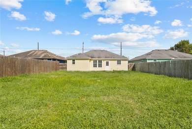 Freshly painted 3-bedroom, 2-bath home featuring an open floor - photo 19