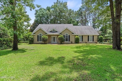 Opportunity is knocking at 130 Francis Marion Circle! Nestled on - photo 1