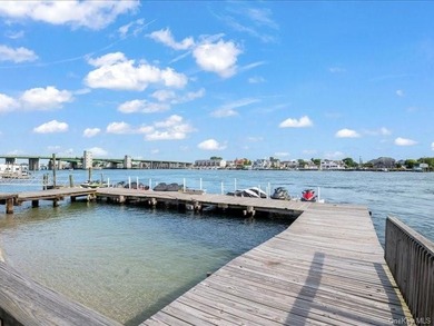 Discover beach side living in this luxury 2 family townhouse - photo 2