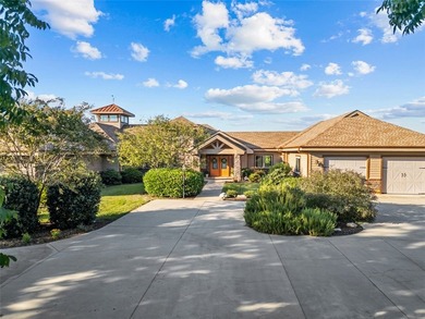 Discover a rare multi-generational property with sweeping views - photo 2