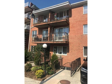 LOCATION, LOCATION, LOCATION! RENOVATED CONDO, LOWER LEVEL, 804 - photo 2