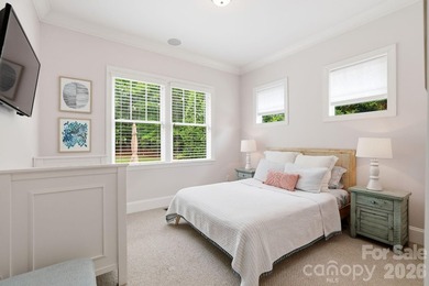 Impressive 5 Bedroom Home on Springfield Golf Course in a - photo 21