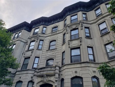 Welcome to 176 Prospect Park West, landmark nine unit - photo 8