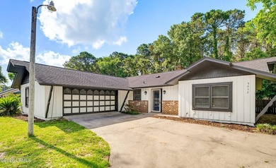 Recently renovated 3BR/2BA home in the Mink Point neighborhood! - photo 1