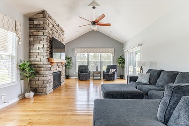 Welcome to this beautifully upgraded ranch end-unit townhome - photo 13