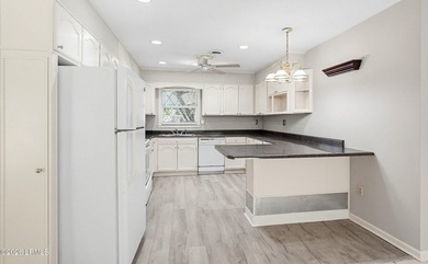 Recently renovated 3BR/2BA home in the Mink Point neighborhood! - photo 10