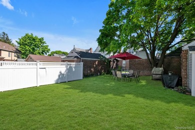 Beautiful Detached Colonial Single Family Home in Prime Bayside - photo 20