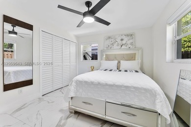 Completely renovated and move-in ready! This stunning 3-bedroom - photo 22