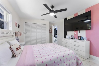 Completely renovated and move-in ready! This stunning 3-bedroom - photo 24