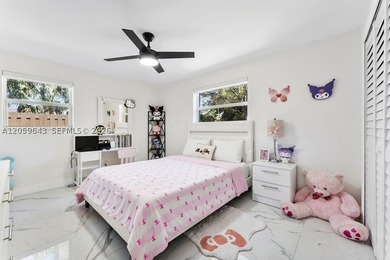 Completely renovated and move-in ready! This stunning 3-bedroom - photo 25