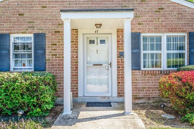 Welcome to 47 Harbor N, Amityville - a rare opportunity to enjoy - photo 6
