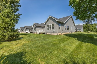 Welcome to this beautifully upgraded ranch end-unit townhome - photo 27