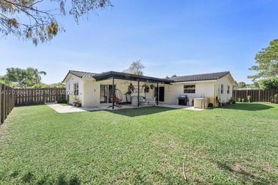 Completely renovated and move-in ready! This stunning 3-bedroom - photo 29