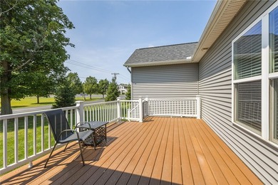 Welcome to this beautifully upgraded ranch end-unit townhome - photo 30