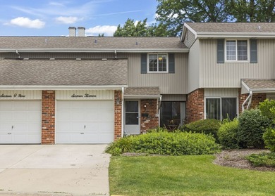 (private lake, pond, creek) Townhome/Townhouse For Sale in Wheaton Illinois