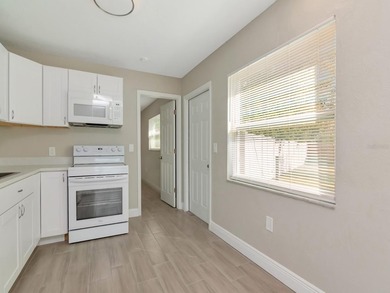 8 Unit Duplex portfolio in South Bradenton. There are a total of - photo 10