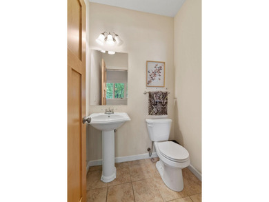 This beautifully maintained soft contemporary home offers luxury - photo 13
