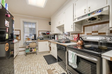 Open Sunday, July 12th, 3 p.m. to 5 p.m.This 3-unit home in West - photo 20
