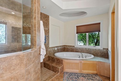 This beautifully maintained soft contemporary home offers luxury - photo 20