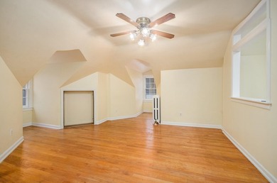 Open Sunday, July 12th, 3 p.m. to 5 p.m.This 3-unit home in West - photo 22