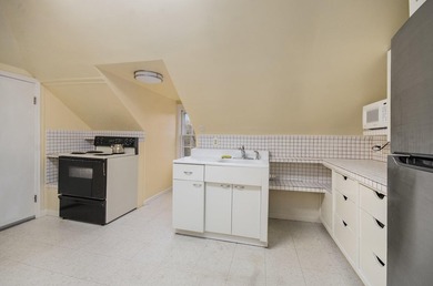 Open Sunday, July 12th, 3 p.m. to 5 p.m.This 3-unit home in West - photo 28