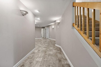 This beautifully maintained soft contemporary home offers luxury - photo 29