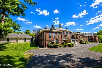 Beautifully maintained condominium in Plunkett Hill offering - photo 31