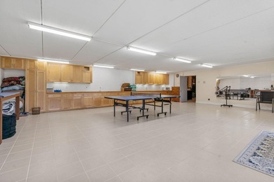 This beautifully maintained soft contemporary home offers luxury - photo 36