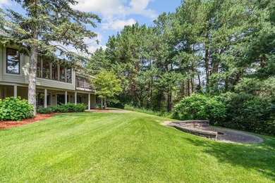 This beautifully maintained soft contemporary home offers luxury - photo 40