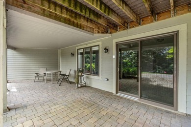 This beautifully maintained soft contemporary home offers luxury - photo 43