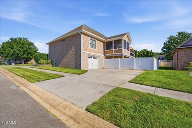 Welcome to one of the best homes in the highly sought-after Park - photo 6