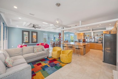 Located in the gated community of Maravilla & tucked away in a - photo 2
