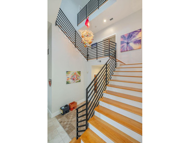 Located in the gated community of Maravilla & tucked away in a - photo 4
