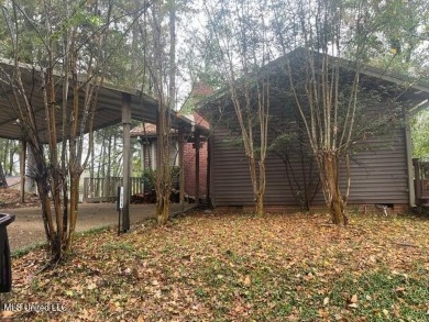 (private lake, pond, creek) Home For Sale in Florence Mississippi