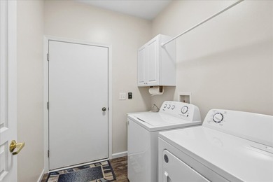 Fresh, Updated, Clean & truly move-in ready! Enjoy everything - photo 20