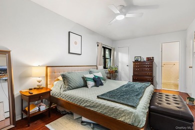 Spacious and versatile apartment featuring an extra-large living - photo 26