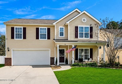 Welcome home to this spacious and beautifully maintained - photo 1
