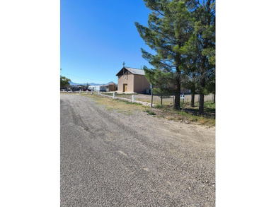 1995 Amer HS880 Manufactured home in a prime location. Four