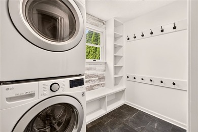 SHOWSTOPPER!! This **MAGAZINE-WORTHY** 4-bedroom 2.5-bath - photo 19